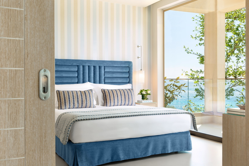 Tiara Holidays - Ikos Oceania - deluxe one bedroom family suite